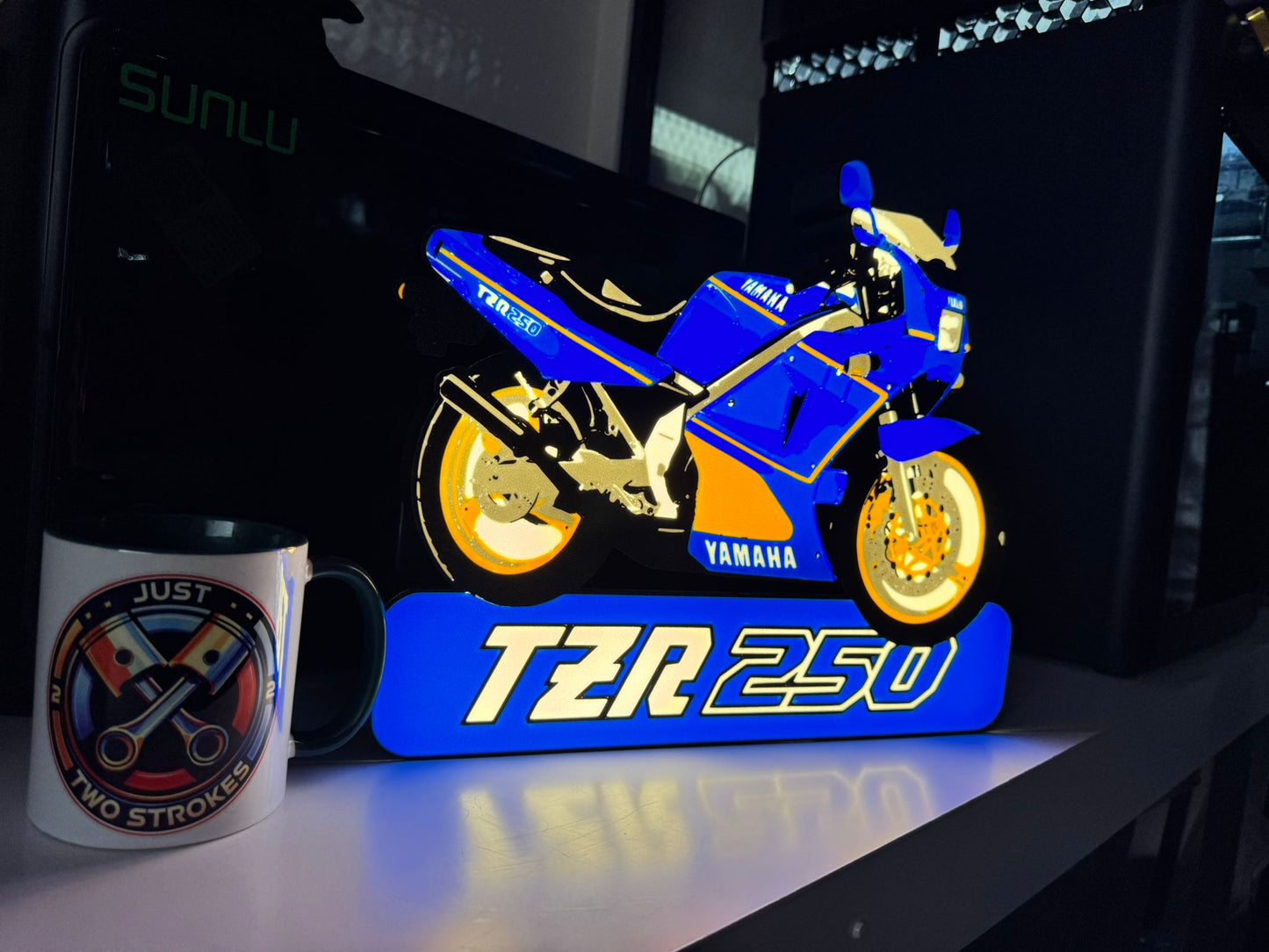-PRE ORDER- The Collector’s Edition: Vintage Suzuki GT750 LED Sign – Ultra-Detail 3D Printed Art 340mm