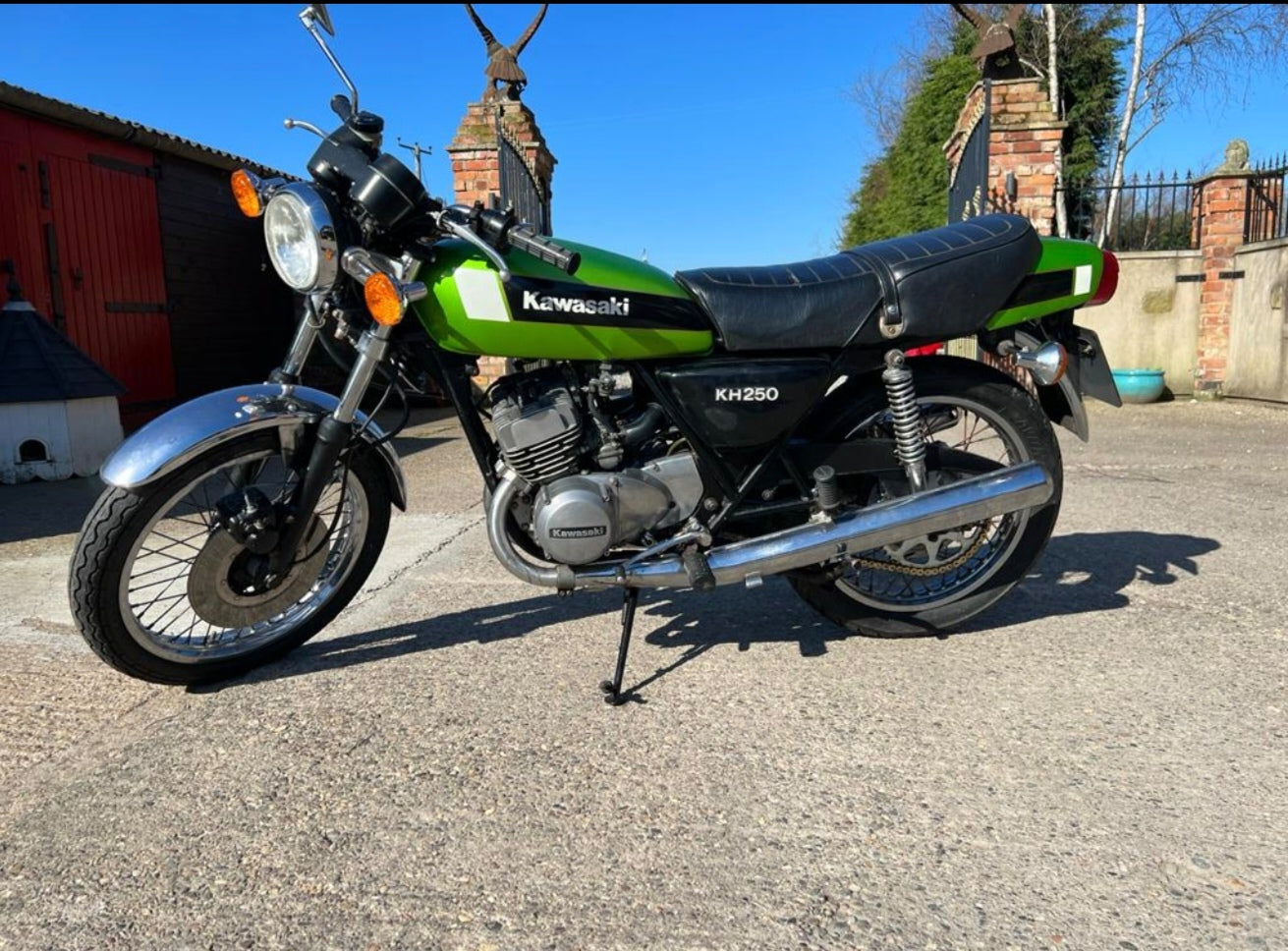 Kawasaki KH250 – The "Triple" Two-Stroke Classic POA
